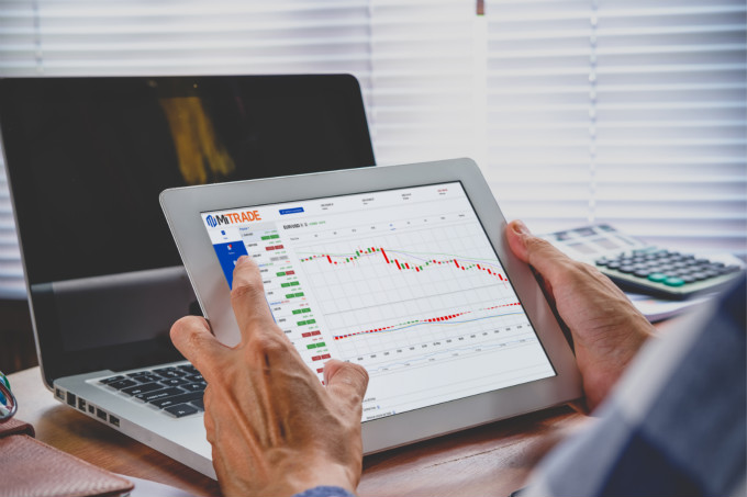 Want to master CFD trading? This guide shows you exactly how to use Mitrade—from opening a demo account to placing your first trade with confidence.
